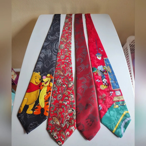 Lot Of 4 Disney Themed Men's Neck Ties -Winnie The Pooh, Goofy , Mickey -Y2K - Picture 1 of 10